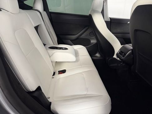 Used 2024 Tesla Model Y Long Range image 30