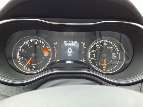 Used 2021 Jeep Cherokee Latitude Plus w/ Sun & Sound Group image 29