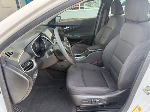 Used 2024 Chevrolet Malibu LT FWD image 20