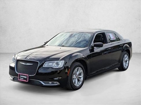 Used 2016 Chrysler 300 Limited image 1