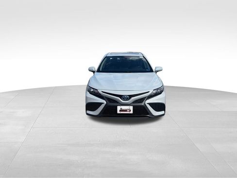 Used 2023 Toyota Camry SE w/ Cold Weather Package FWD image 9