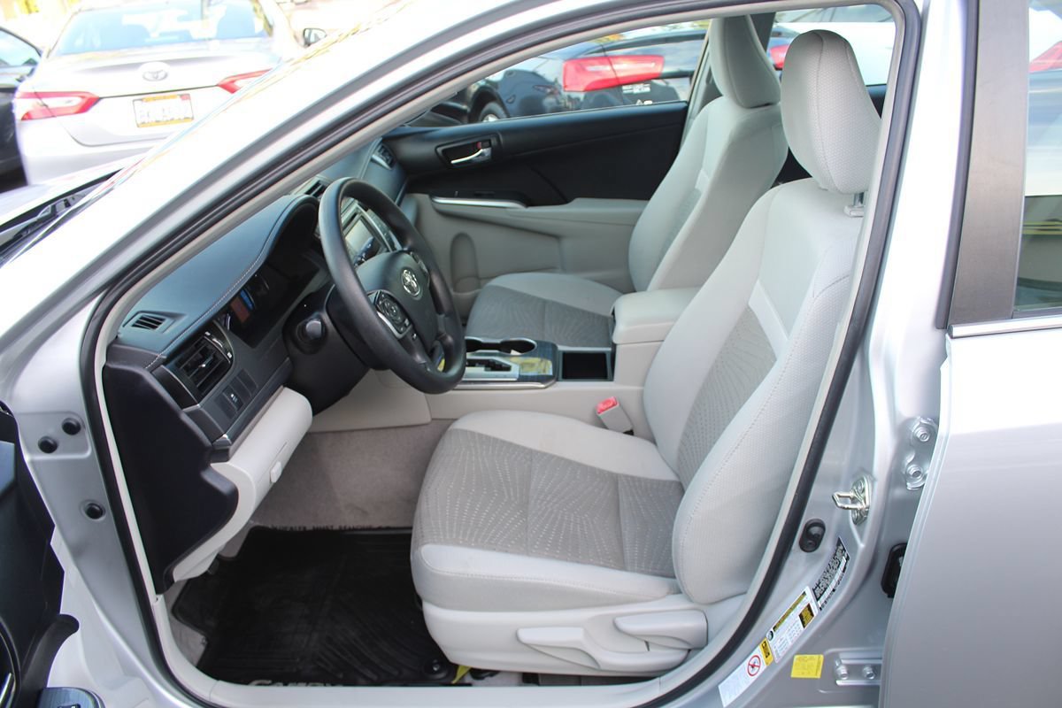 Used 2014 Toyota Camry LE FWD image 18