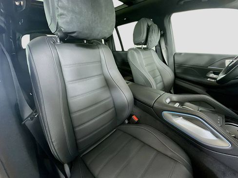 Used 2026 Mercedes-Benz GLS 580 4MATIC image 39