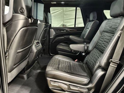 Certified 2023 Cadillac Escalade Sport Platinum w/ LPO, ONYX Package image 27