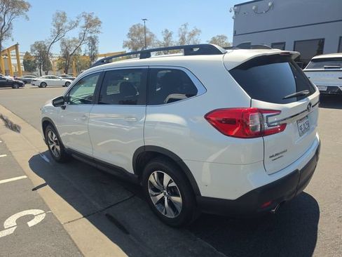 Used 2023 Subaru Ascent Premium w/ Convenience Package AWD/4WD image 4