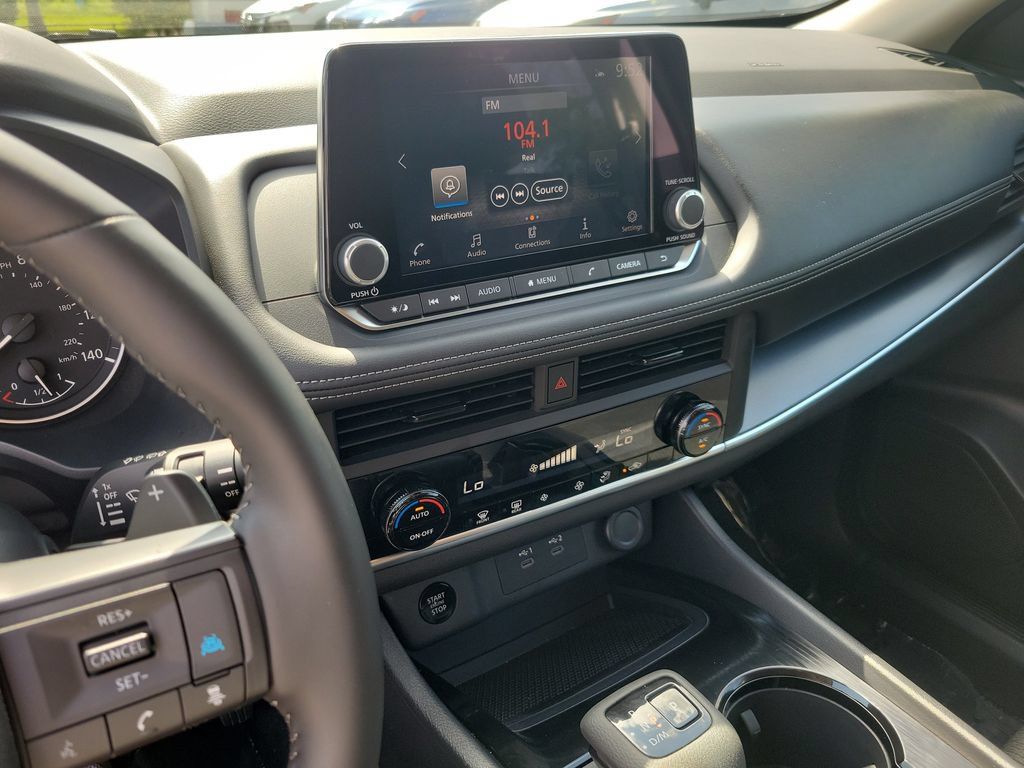 Certified 2026 Nissan Rogue SV AWD/4WD image 24
