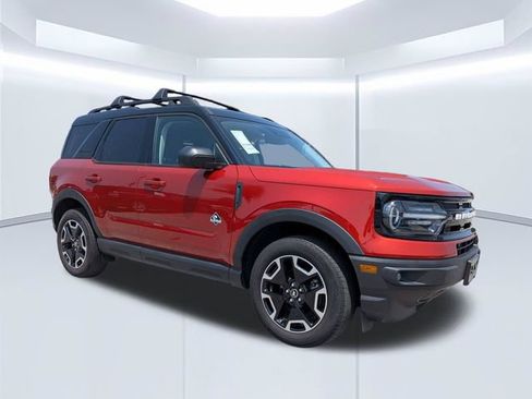 Used 2024 Ford Bronco Sport Outer Banks AWD/4WD image 2