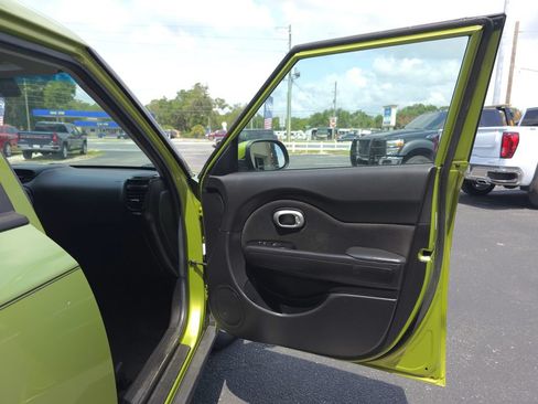Used 2017 Kia Soul FWD image 13