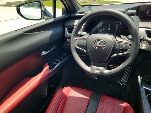 Used 2019 Lexus UX 200 F Sport w/ F Sport Premium Package FWD image 16