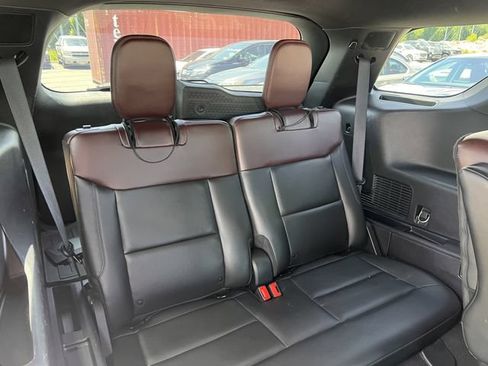 Used 2022 Ford Explorer Platinum w/ Technology Package AWD/4WD image 30