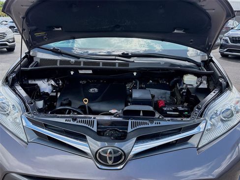 Used 2020 Toyota Sienna XLE FWD image 29