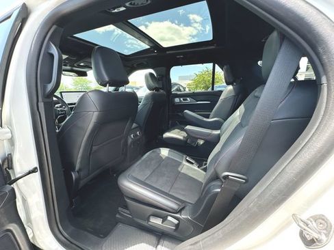 Used 2025 Ford Explorer ST AWD/4WD image 22