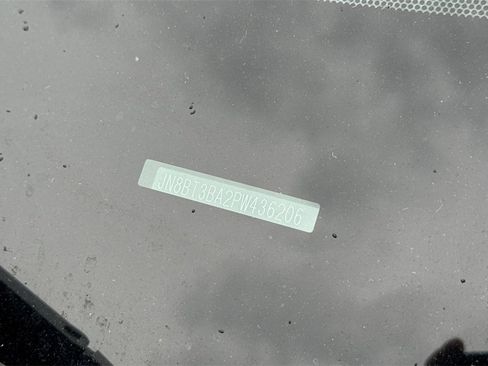 Used 2023 Nissan Rogue SV image 9