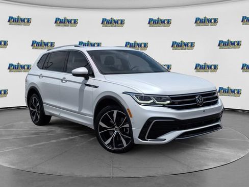 Used 2024 Volkswagen Tiguan SEL R-Line AWD/4WD image 3