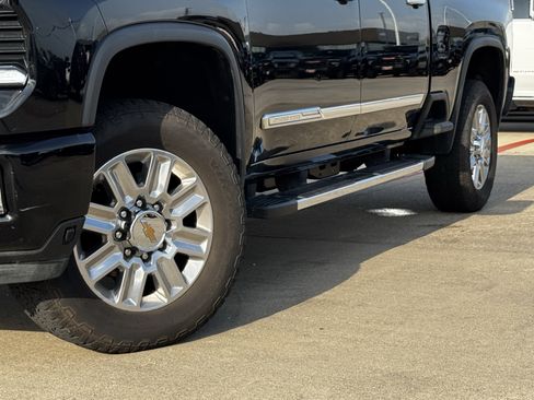 Used 2024 Chevrolet Silverado 2500 High Country AWD/4WD image 12