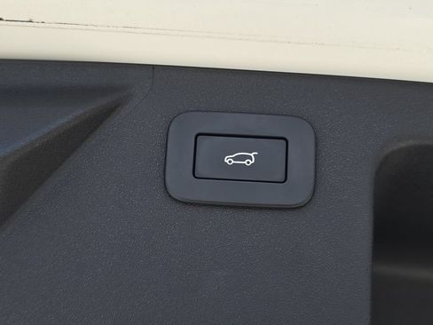 Certified 2023 Land Rover Discovery Sport S AWD/4WD image 13