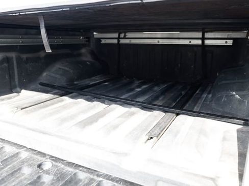 Used 2012 Nissan Frontier SL image 26