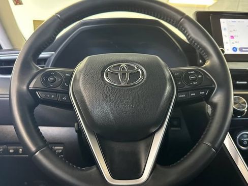 Used 2023 Toyota Venza LE AWD/4WD image 28