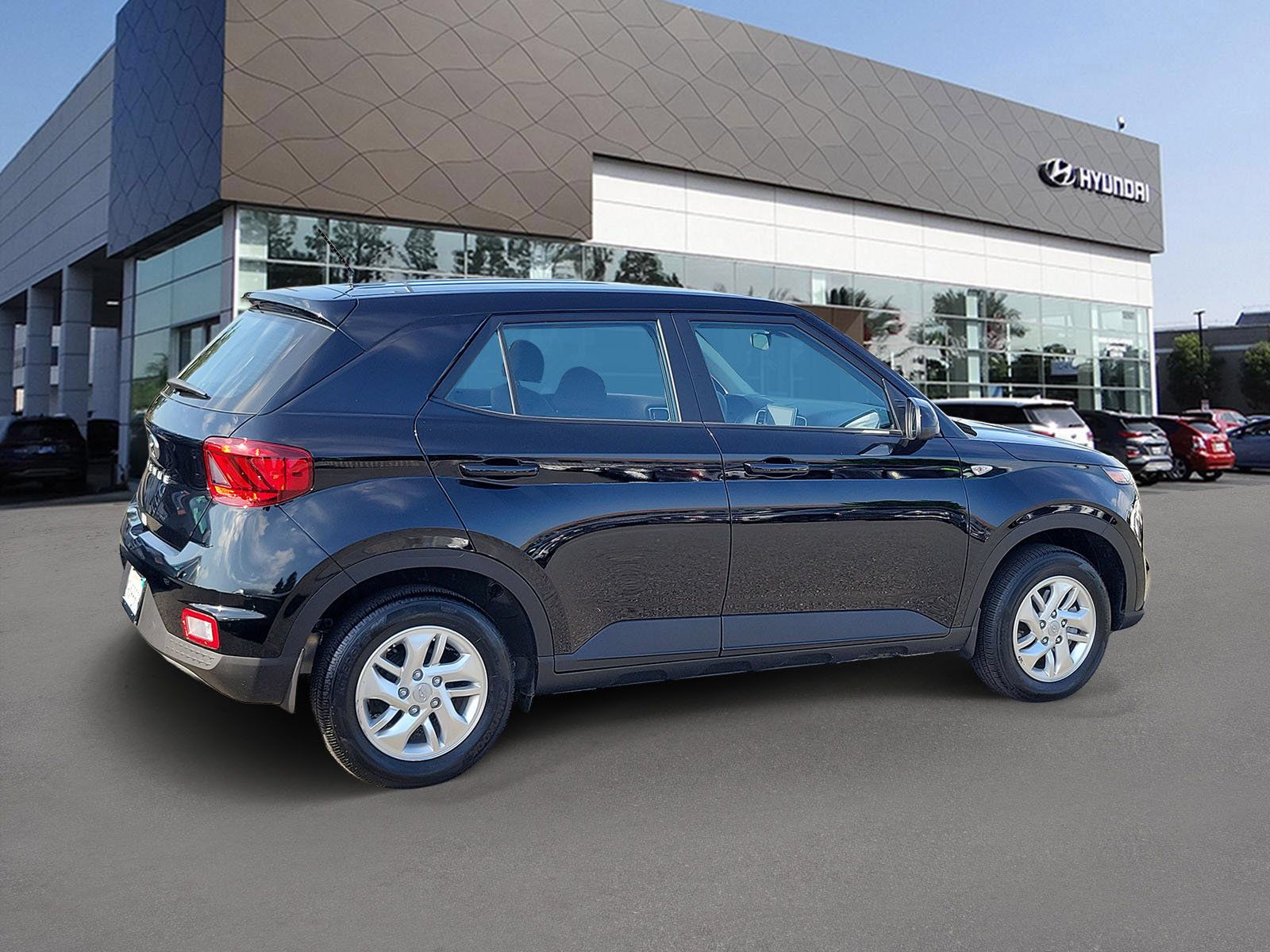 Certified 2026 Hyundai Venue SE FWD image 2