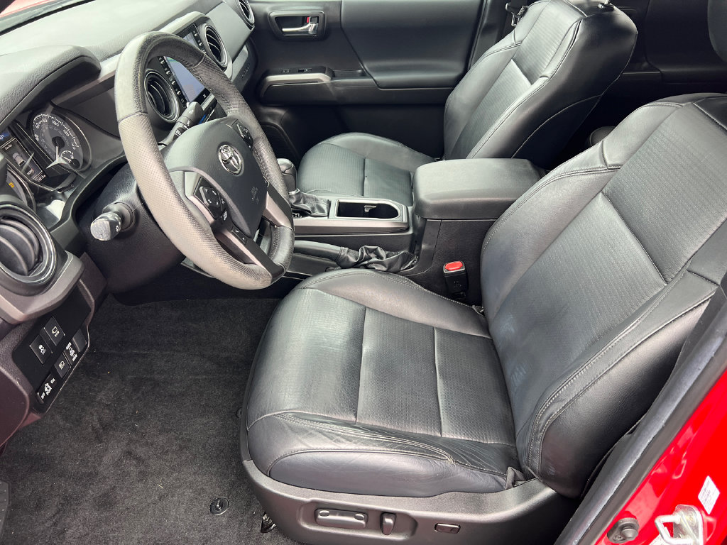 Used 2023 Toyota Tacoma TRD Sport w/ TRD Premium Sport Package AWD/4WD image 9