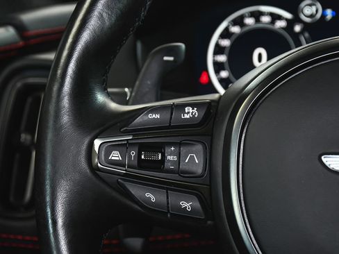 Used 2023 Aston Martin DBX AWD/4WD image 34
