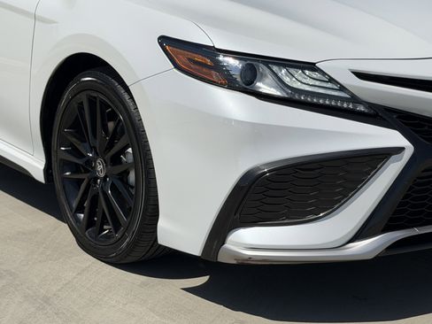 Used 2022 Toyota Camry XSE w/ Carpet Mat Package (TMS) FWD image 4