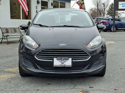Used 2015 Ford Fiesta SE image 2