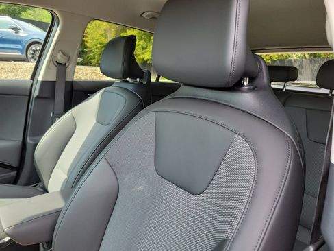 Certified 2024 Kia Niro EX FWD image 12