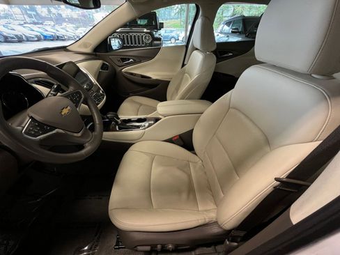 Used 2024 Chevrolet Malibu LT image 28