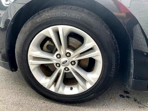 Used 2015 Ford Taurus SEL image 16