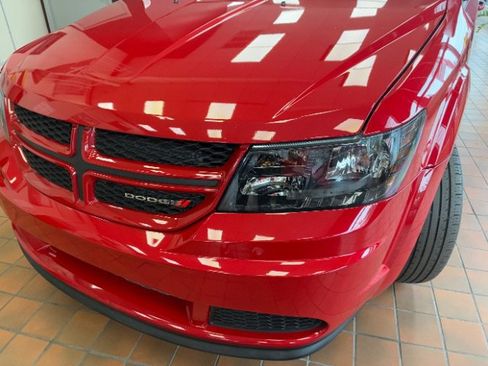 Used 2020 Dodge Journey SE w/ SE Popular Equipment Group image 8