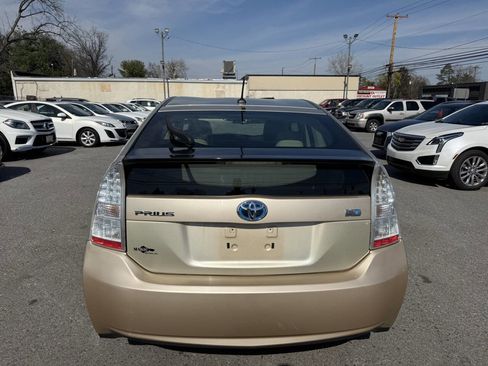 Used 2010 Toyota Prius Three image 4