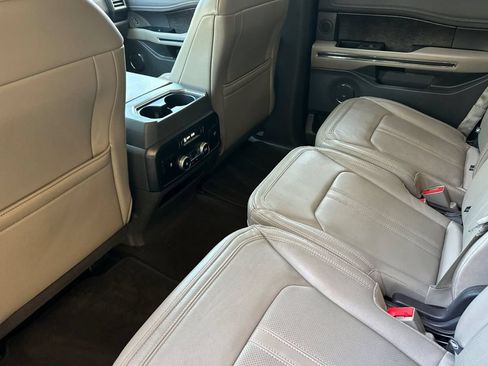 Used 2019 Ford Expedition Limited w/ Texas Edition Package RWD image 12