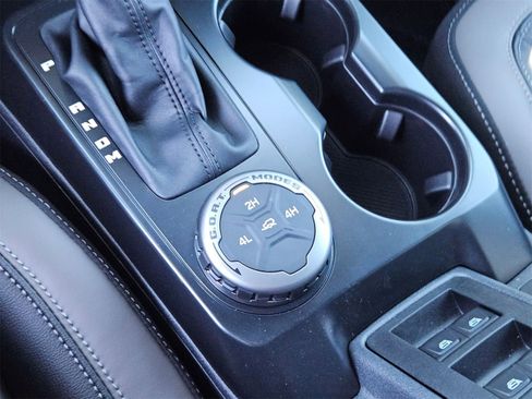 New 2025 Ford Bronco Outer Banks image 15