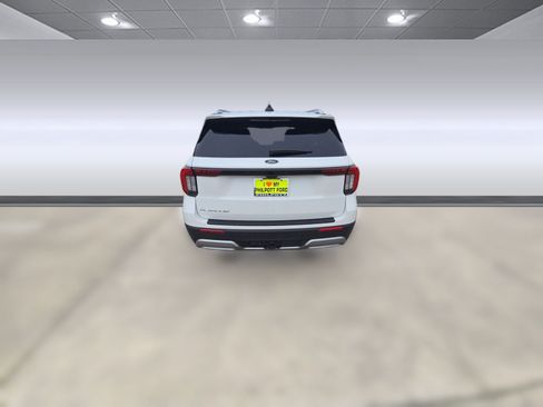 Used 2025 Ford Explorer Platinum image 9