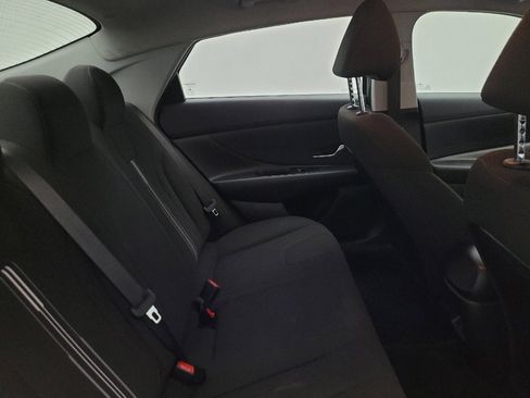 Used 2024 Hyundai Elantra SEL FWD image 19