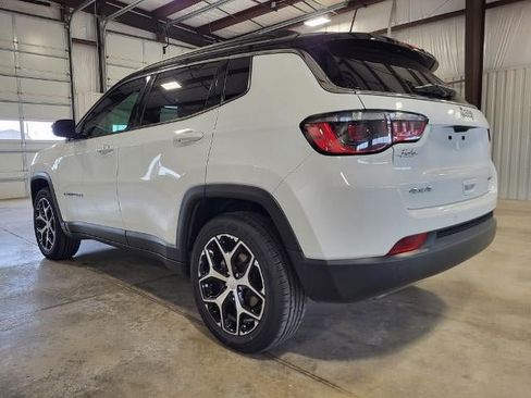 Used 2024 Jeep Compass Limited AWD/4WD image 3