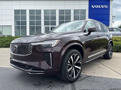Certified 2025 Volvo XC90 B5 Core w/ Climate Package AWD/4WD image 41