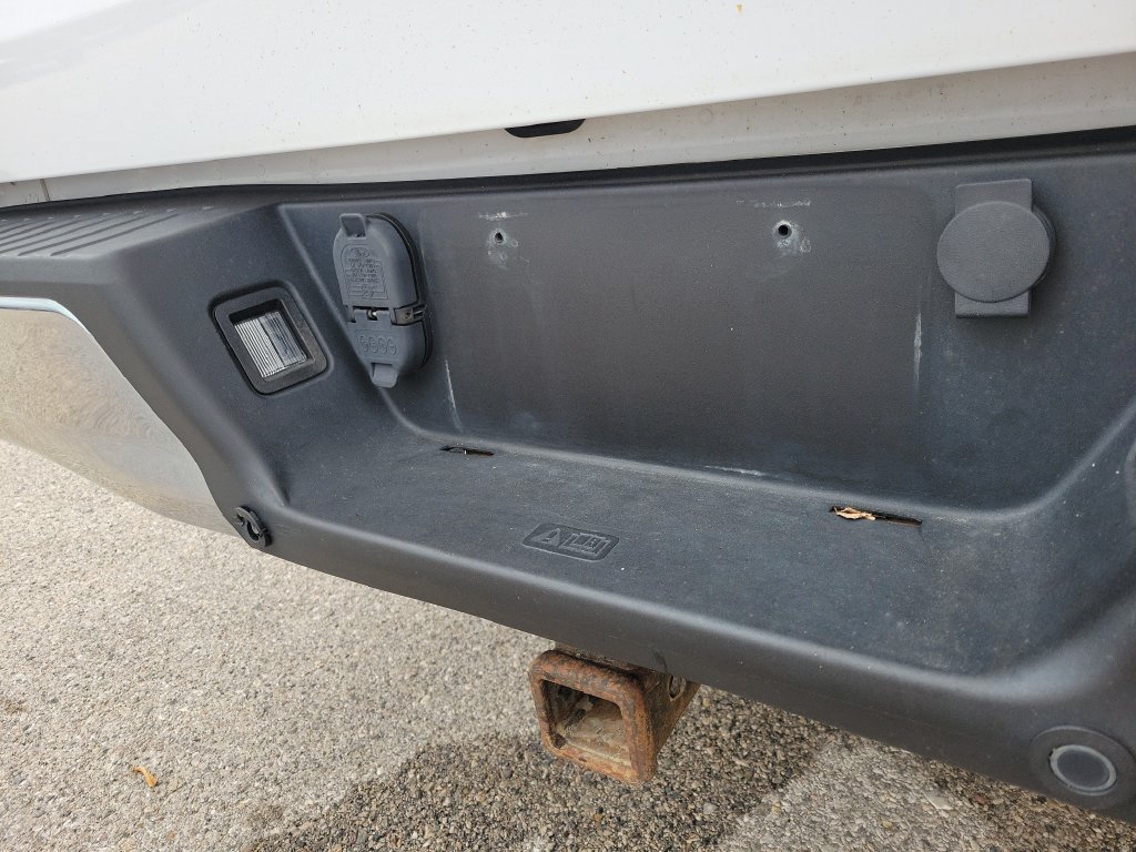 Used 2017 Ford F150 XLT AWD/4WD image 9