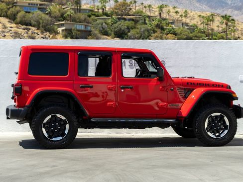 Used 2022 Jeep Wrangler Unlimited Rubicon w/ LED Lighting Group AWD/4WD image 5