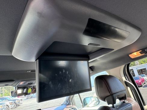 Used 2023 Toyota Sienna Platinum AWD/4WD image 14