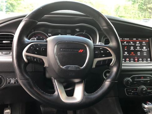 Used 2018 Dodge Charger R/T image 19