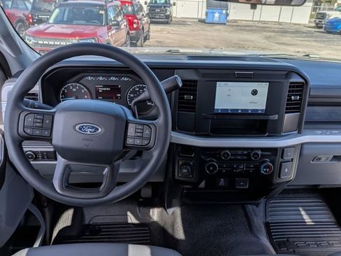New 2026 Ford F250 XL w/ XL Chrome Package AWD/4WD image 20