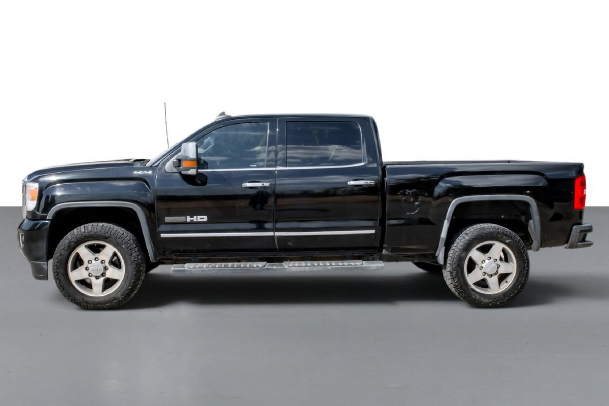 Used 2017 GMC Sierra 2500 SLT w/ All Terrain HD Package AWD/4WD image 9