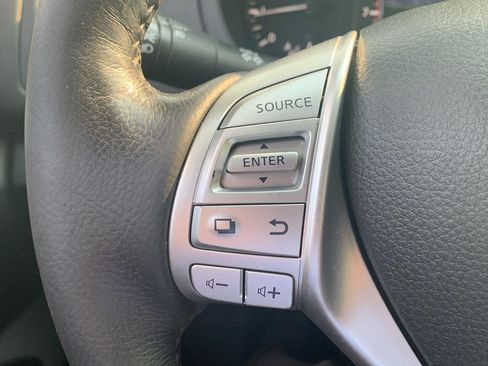 Used 2018 Nissan Altima 2.5 SL FWD image 12