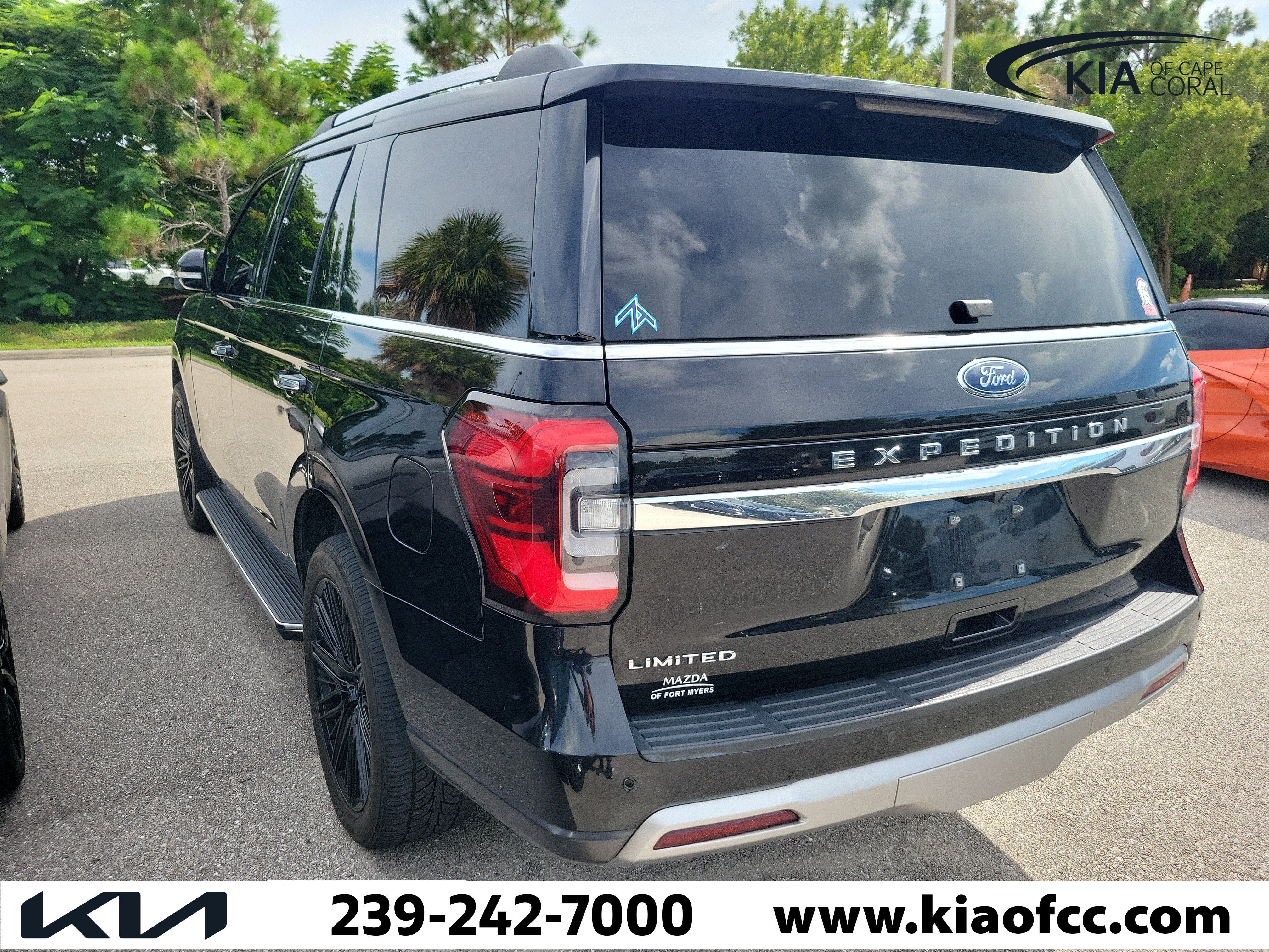Used 2023 Ford Expedition Limited RWD image 4
