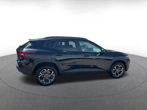 Used 2025 Chevrolet Trax LT w/ LT Convenience Package FWD image 14