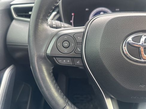 Used 2023 Toyota Corolla Cross XLE w/ Convenience Package image 25