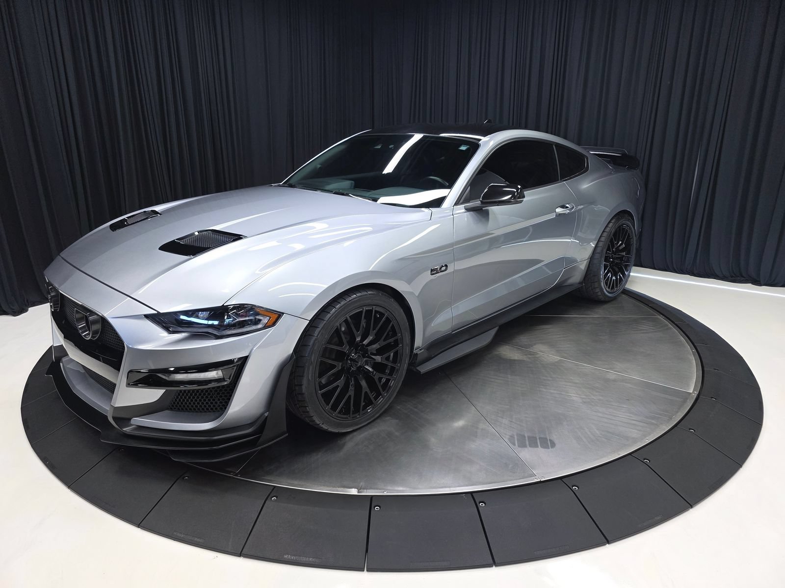 Used 2023 Ford Mustang GT Premium w/ Equipment Group 401A RWD image 10