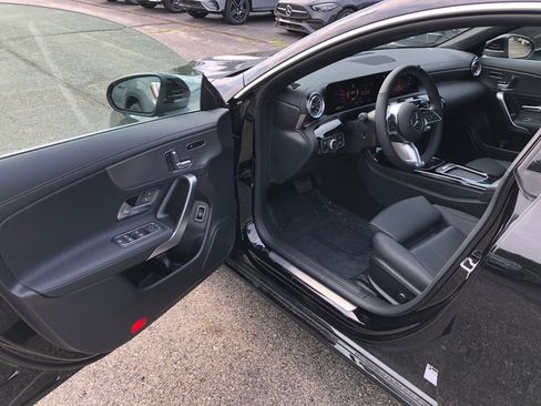 Used 2025 Mercedes-Benz CLA 250 4MATIC image 10